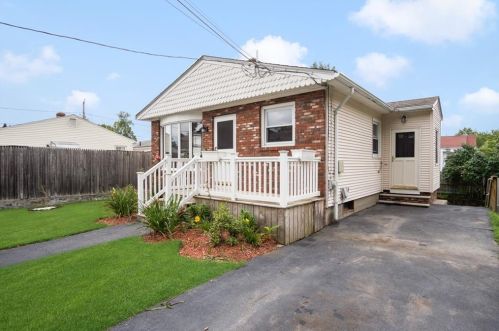 10 Ivone Ct, Providence, RI 02909-3922