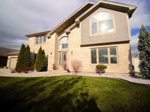 9018 Glenshire St, Tinley Park, IL 60487-7703