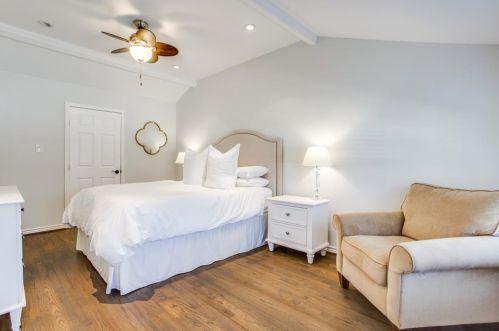 1642 Crst Rdg Dr, Dallas TX  75228-3030 exterior