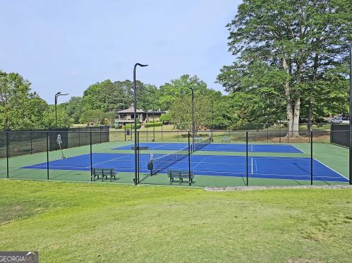 83 Montre Sq, Atlanta GA  30327-4046 exterior