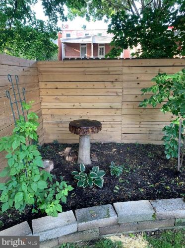 554 Spruce St, Lancaster PA  17603-3353 exterior