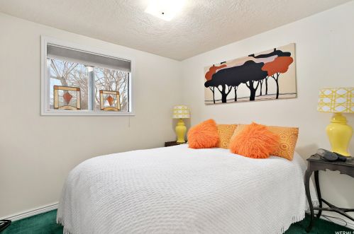 1960 Camelot, Taylorsville UT 84084-3206 exterior