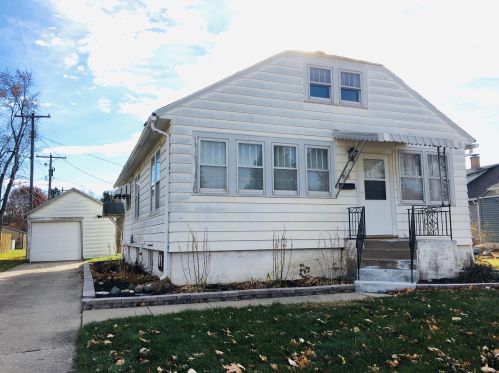 118 Pershing Rd, Rockwell, IL 61301-1305