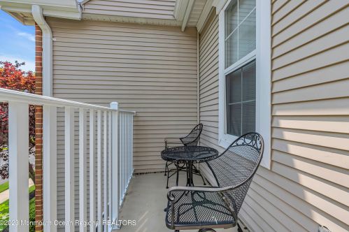 353 Daniele Dr, Tinton Falls NJ 07712-7943 exterior