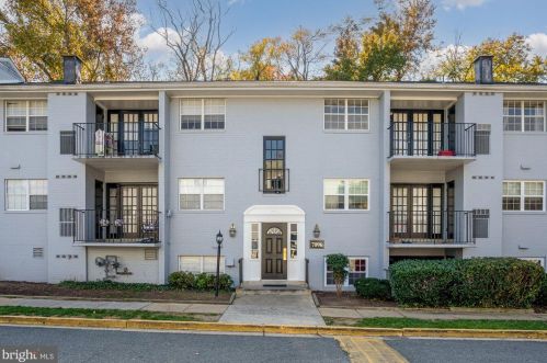 7096 Spring Garden Dr, Springfield VA  22150-2911 exterior