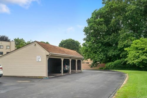 91 Riverview Rd, Niantic CT  06357-1129 exterior