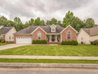 222 Big Creek Ln, Ringgold, GA 30736-8554