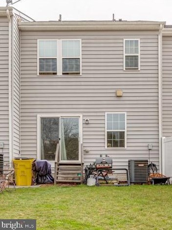 21 Norwood Dr, Falling Waters WV  25419-0060 exterior