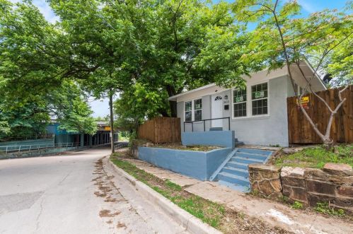 2612 Harwood St, Fort Worth, TX 76103-2846