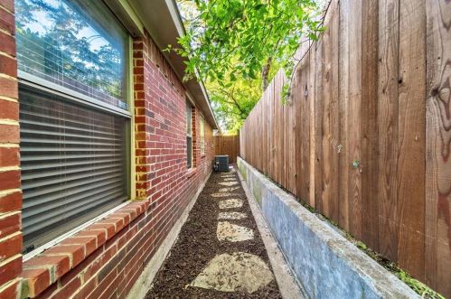 1305 Deville Cir, Garland TX 75043-1851 exterior