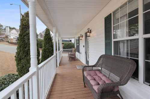 209 Taylors Farm Dr, Holly Springs, GA 30115-9026