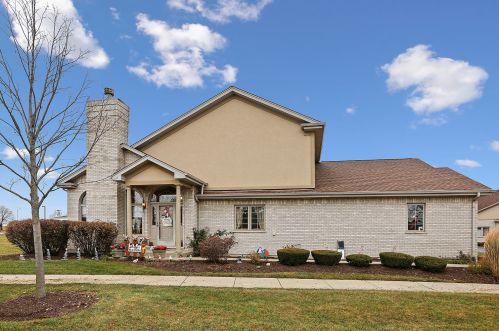 9348 Chestnut Trl, Tinley Park, IL 60487-5306