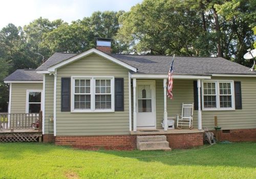 107 Siloam Church Rd, Greenwood, SC 29646-9529