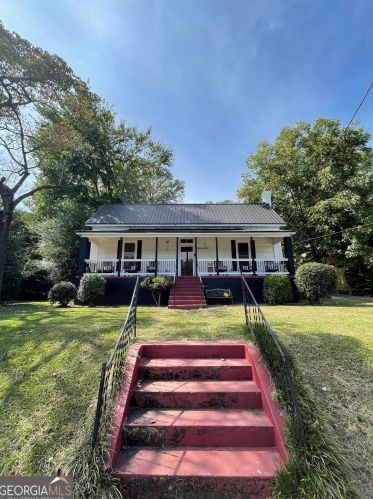 704 Murphy Ave, Lagrange, GA 30240-4421