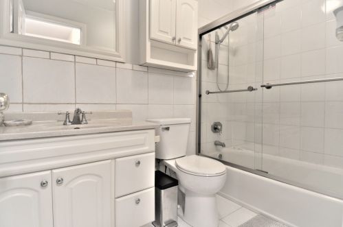 7769 Nordica Ave, Niles IL  60714-3311 exterior