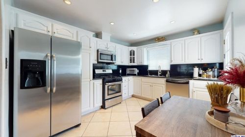 6808 Texhoma Ave, Van Nuys, CA 91406-4344