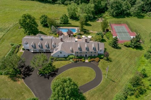 520 Pottersville Rd, Gladstone, NJ 07934-2046
