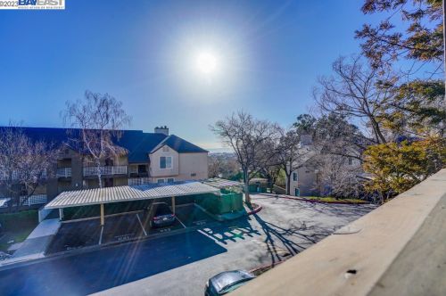695 Bristol Dr, Hayward, CA 94544-6765