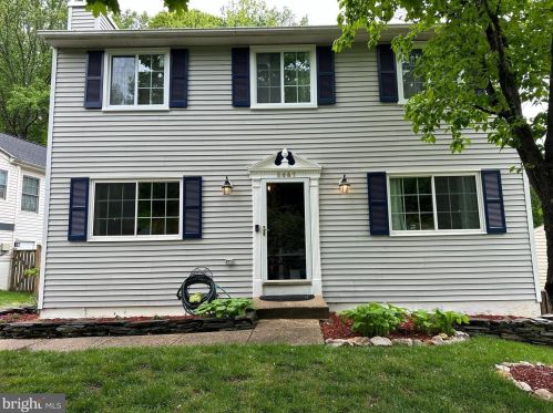 8447 Great Lake Ln, Springfield, VA 22153-4005