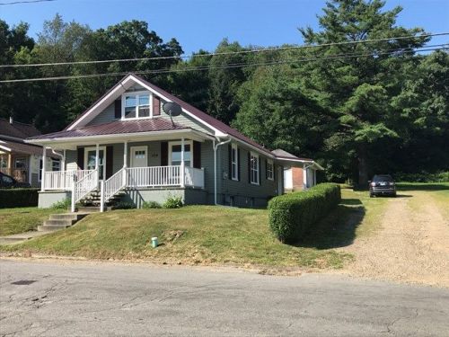 324 Wiley Ave, Franklin, PA 16323-2856
