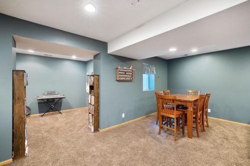 8009 Greenbriar Ln, Saint Paul MN  55125-8472 exterior