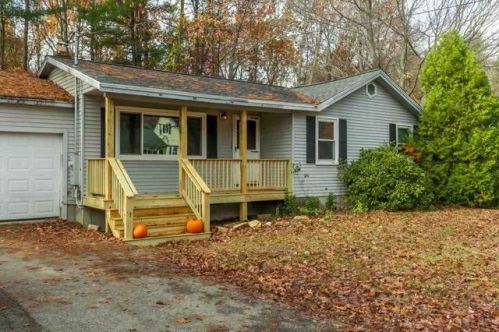 4 Flynn St, Somersworth, NH 03878-2307