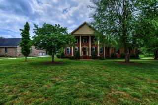 2206 Ewing Dr, Lebanon, TN 37087-4402