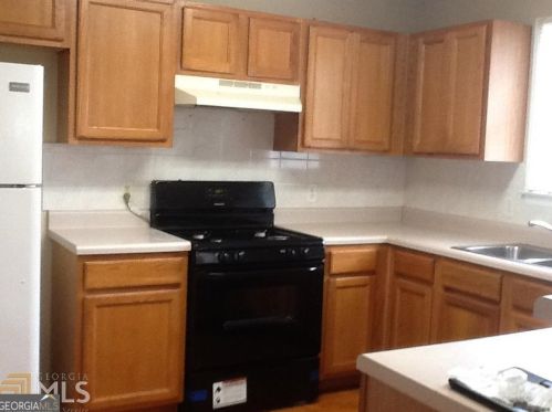 10883 Knotty Pine Pl, Hampton, GA 30228-6126