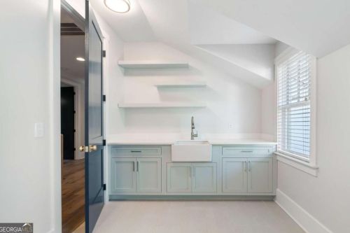 2731 Arden Rd, Atlanta GA  30305-1913 exterior