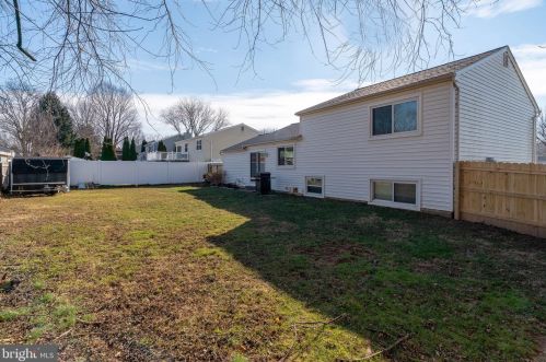 151 Tanglewood Ln, Lancaster PA  17601-3315 exterior