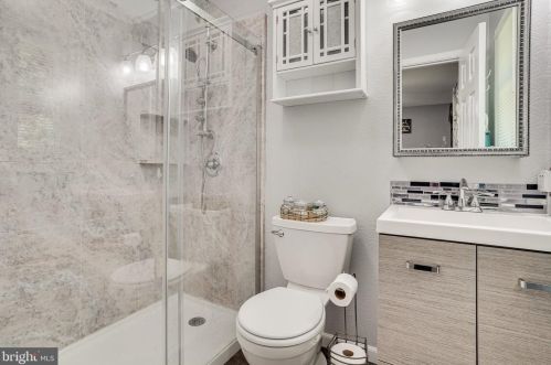 8729 Redman St, Springfield VA  22153-2413 exterior