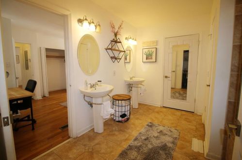 1875 Brewer Blvd, Atlanta GA  30310-4907 exterior