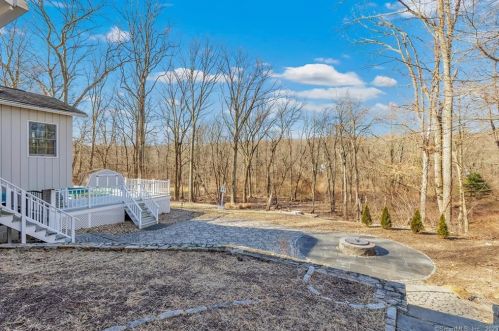 23 Treeland Rd, Huntington CT  06484-2730 exterior