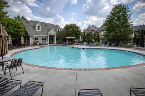 7880 Glisten Ave, Atlanta GA  30328-2465 exterior