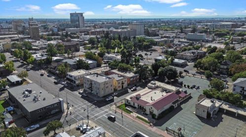 430 Oak St, Stockton, CA 95203-2814