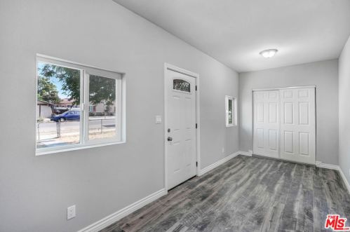 172 5th St, Perris, CA 92570-2102