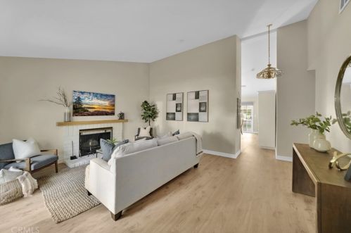 1617 Aspen St, Santa Ana CA  92705-6903 exterior