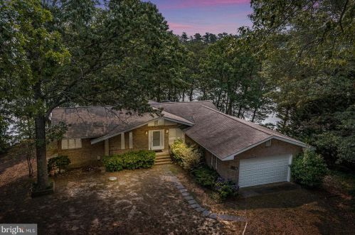 26 Mount Holly Ct, Montross, VA 22520-4110