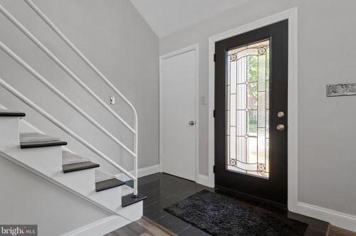 884 Salisbury Ct, Lancaster PA  17601-4481 exterior