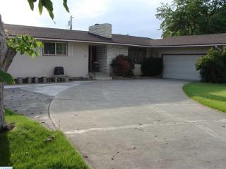 621 Sheppard St, Kennewick, WA 99336-2314