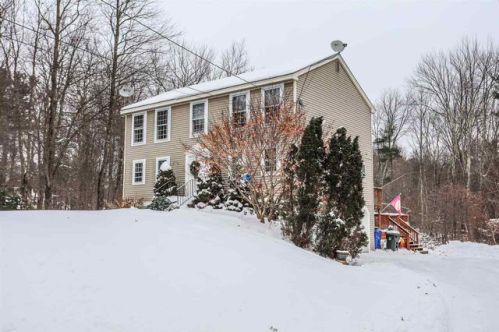 286 High Range Rd, Londonderry, NH 03053-2613