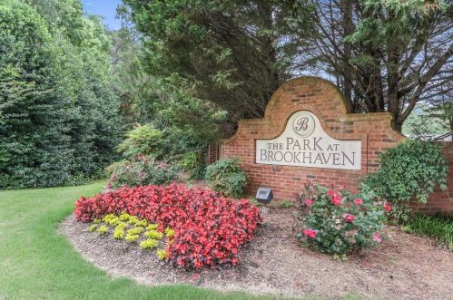 113 Park Forest Dr, Kennesaw, GA 30144-2304