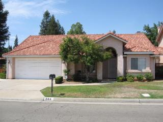 344 Braddock Dr, Fresno, CA 93720-0827