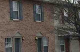 3908 Eastgate Dr, York PA  17402-2785 exterior