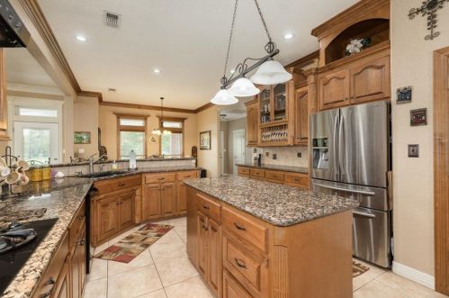 359 Westwood Rd, Angleton TX 77515-7468 exterior