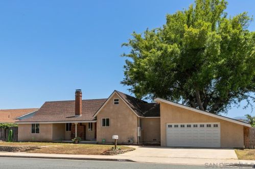 1521 Melody Ln, El Cajon, CA 92019-2016