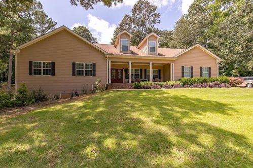 1023 Echo Valley Ct, Loganville, GA 30052-2368