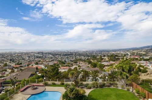 1738 Skyview Dr, San Leandro, CA 94577-6331