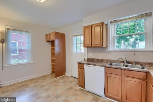 446 Ross St, Lancaster PA  17602-1944 exterior