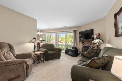 1104 Wildberry Ct, Wheeling, IL 60090-2446